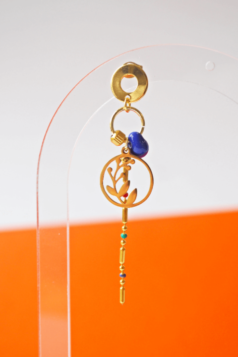 Boucle d'oreille Paulette bijoux artisanaux perle en verre filé bleu feuille 2
