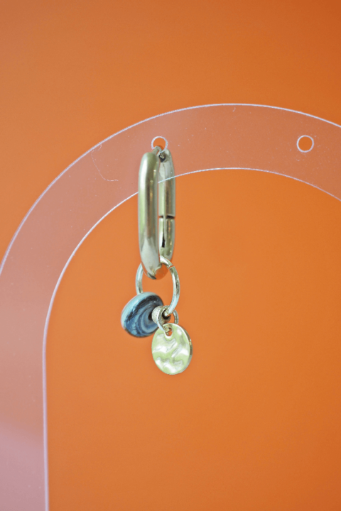 Boucle d'oreille Paulette bijoux artisanaux perle en verre filé marbré