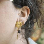 Boucle d'oreille Paulette bijoux artisanaux perle en verre filé noir