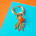 Boucle d'oreille Paulette bijoux artisanaux perle en verre filé orange feuille