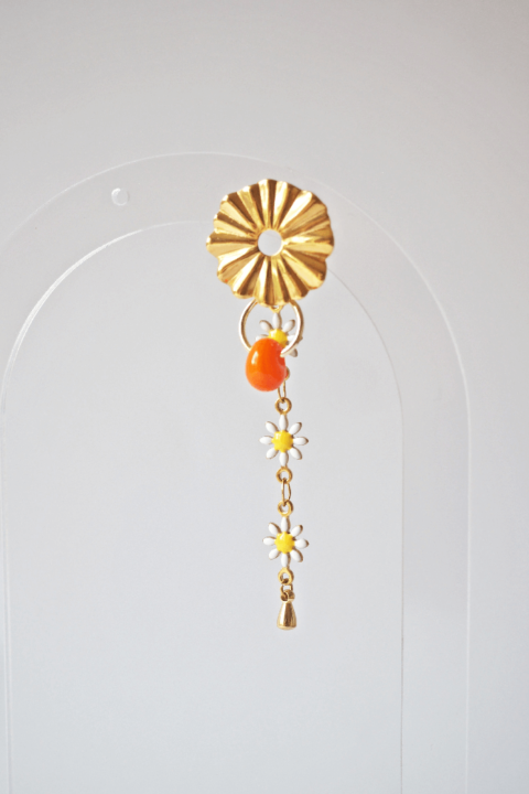 Boucle d'oreille Paulette bijoux artisanaux perle en verre filé orange marguerite