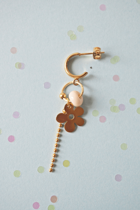 Boucle d'oreille Paulette bijoux artisanaux perle en verre filé pecan fleur