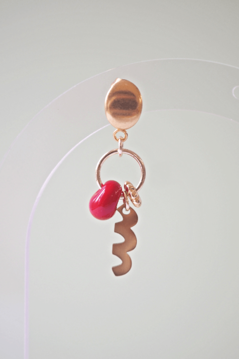 Boucle d'oreille Paulette bijoux artisanaux perle en verre filé rouge