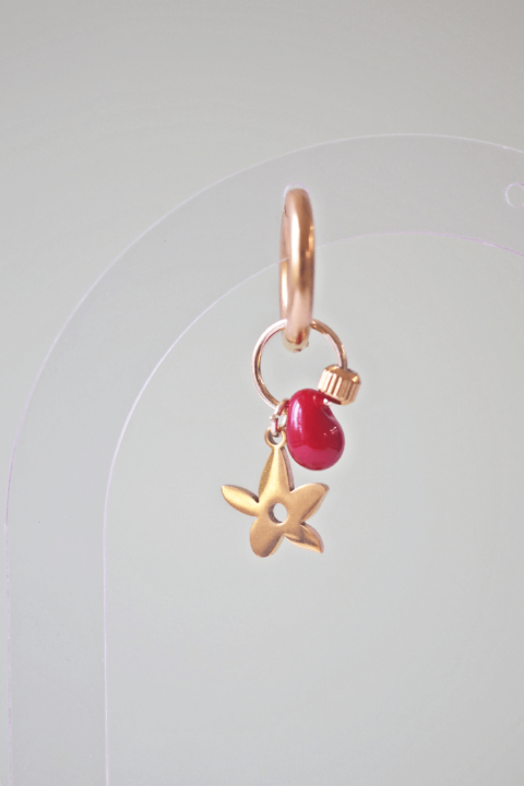 Boucle d'oreille Paulette bijoux artisanaux perle en verre filé rouge étoile