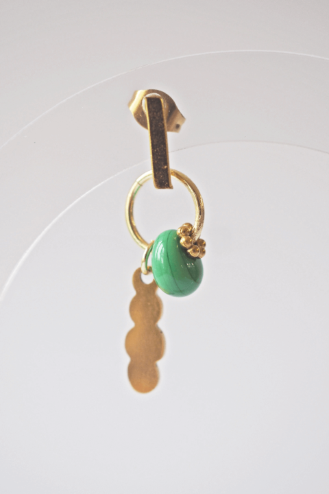 Boucle d'oreille Paulette bijoux artisanaux perle en verre filé vert
