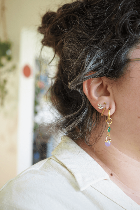 Boucle d'oreille Paulette bijoux artisanaux perle en verre filé violet 3