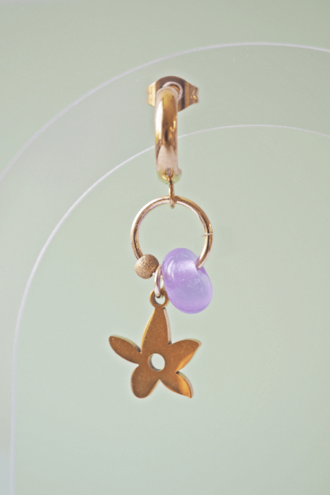 Boucle d'oreille Paulette bijoux artisanaux perle en verre filé violet fleur étoile