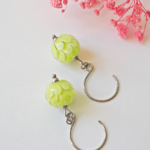 Boucles d'oreilles Lotus perle en verre filé bijou artisanal Vert pomme