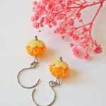 Boucles d'oreilles Lotus perle en verre filé bijou artisanal orange vert