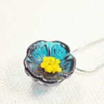 Collier Flora perle en verre filé bijoux artisanaux bleu