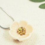 Collier Flora perle en verre filé bijoux artisanaux or