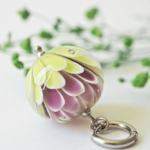 Collier pendentif Lotus perle en verre filé bijou artisanal Vert pomme violet