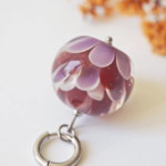 Collier pendentif Lotus perle en verre filé bijou artisanal multi violet