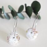 Créoles Virginie Or & Acier perle en verre filé bijou artisanal blanc