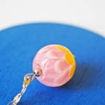Collier lotus perle en verre filé pendentif fleur pétal artisanat