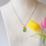boucles d'oreilles clips oreille non percée collier réglable fleurs verre filé artisanat printemps bijoux tulipe
