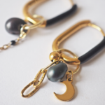 boucles d'oreilles créoles unité asymétrique paulette goutte perle verre filé bijoux fun coloré pampille