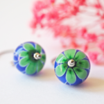 boucles d'oreilles lotus perle en verre filé pendentif fleur pétal artisanat