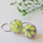 boucles d'oreilles lotus perle en verre filé pendentif fleur pétal artisanat
