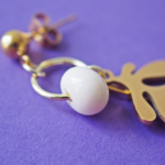 boucles d'oreilles créoles unité asymétrique paulette goutte perle verre filé bijoux fun coloré pampille