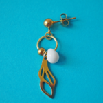boucles d'oreilles créoles unité asymétrique paulette goutte perle verre filé bijoux fun coloré pampille