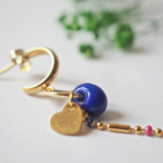 boucles d'oreilles créoles unité asymétrique paulette goutte perle verre filé bijoux fun coloré pampille