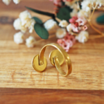 bague réglable emma perles en verre filé cabochon or doré