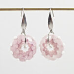 boucles d'oreilles ecailles bijou artisanal perle en verre filé violet duo
