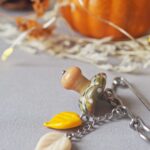 SITE BROCHE FIBULE EPINGLE automne perle verre file artisanal bijoux feuille hérisson champignon citrouille halloween baie fantome original createur unique bois pierre fine A11 (3)