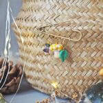 SITE-broche-epingle-automne-perle-verre-file-artisanal-bijoux-feuille-hérisson-champignon-citrouille-halloween-baie-fantome-original-createur-unique-bois-pierre-fine