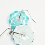 boucles-doreilles-ecailles-perle-en-verre-file-bijou-createur-