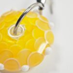 boucles-doreilles-ecailles-perle-en-verre-file-bijou-createur