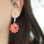 boucles-doreilles-ecailles-perle-en-verre-file-bijou-createur-porte