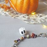 bracelet automne perle verre file artisanal bijoux feuille hérisson champignon citrouille halloween baie fantome original createur unique bois pierre fine (68)