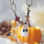 bracelet automne perle verre file artisanal bijoux feuille hérisson champignon citrouille halloween baie fantome original createur unique bois pierre fine (71)