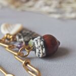 broche fibule epins automne perle verre file artisanal bijoux feuille hérisson champignon citrouille halloween baie fantome original createur unique bois pierre fine A12