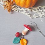 collier-automne-perle-verre-file-artisanal-bijoux-feuille-hérisson-champignon-citrouille-halloween-baie-fantome-original-createur-unique-bois-pierre-fine