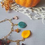 collier-automne-perle-verre-file-artisanal-bijoux-feuille-hérisson-champignon-citrouille-halloween-baie-fantome-original-createur-unique-bois-pierre-fine-A20 (1)