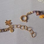 collier-automne-perle-verre-file-artisanal-bijoux-feuille-hérisson-champignon-citrouille-halloween-baie-fantome-original-createur-unique-bois-pierre-fine