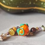 collier-automne-perle-verre-file-artisanal-bijoux-feuille-hérisson-champignon-citrouille-halloween-baie-fantome-original-createur-unique-bois-pierre-fine
