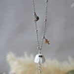 collier-automne-perle-verre-file-artisanal-bijoux-feuille-hérisson-champignon-citrouille-halloween-baie-fantome-original-createur-unique-bois-pierre-fine