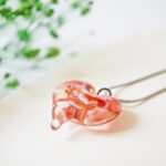 collier-coeur-chez-philomene-perles-en-verre-file