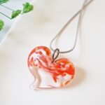 collier-coeur-chez-philomene-perles-en-verre-file-