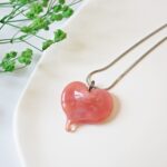 collier-coeur-chez-philomene-perles-en-verre-file