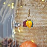 boucles oreilles automne perle verre file artisanal bijoux feuille hérisson champignon citrouille halloween baie fantome original createur unique bois pierre fine (54)