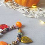 bracelet automne perle verre file artisanal bijoux feuille hérisson champignon citrouille halloween baie fantome original createur unique bois pierre fine (12)