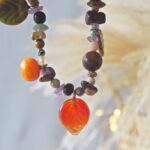 bracelet automne perle verre file artisanal bijoux feuille hérisson champignon citrouille halloween baie fantome original createur unique bois pierre fine (13)