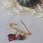 broche epingle gilet fibule automne perle verre file artisanal bijoux feuille hérisson champignon citrouille halloween baie fantome original createur unique bois pierre fine (11)