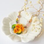 printemps bijoux verre pierre fleurs couleur fun carotte mouton tulipe occinelle creatrice verrier artisanal creation original collier (18)
