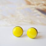 bijoux puces boucles oreilles cabochons verre basique discret acier rondes jaune citron (2)